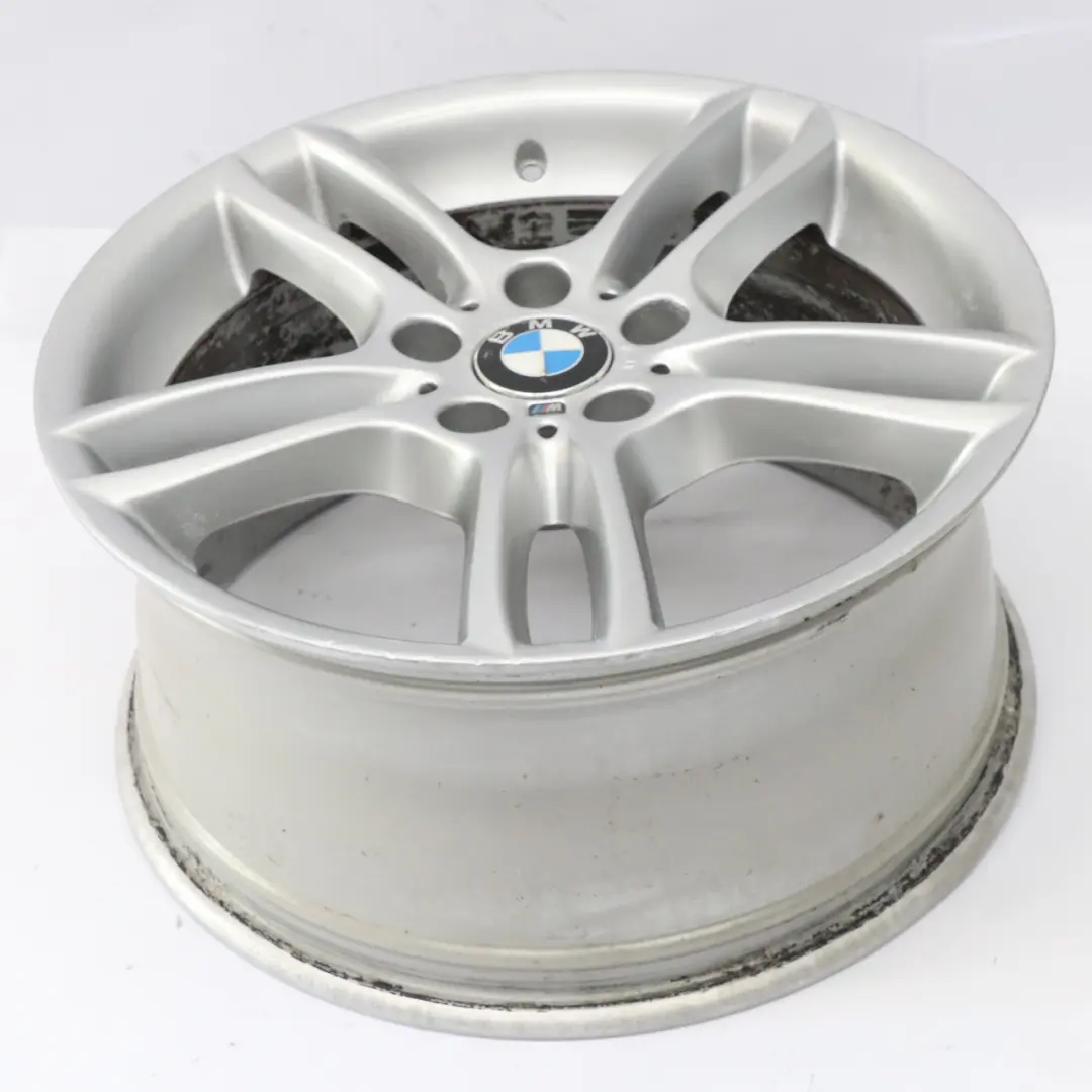 lega posteriore argento 18" 8,5J ET:52 M Doppie razze 261 per BMW E81 E87 con numero di parte 7842608 BMW E81 E87 lega posteriore argento 18" 8,5J ET:52 M Doppie razze 261 - SKU 7842608-3 - Numero di parte 7842608