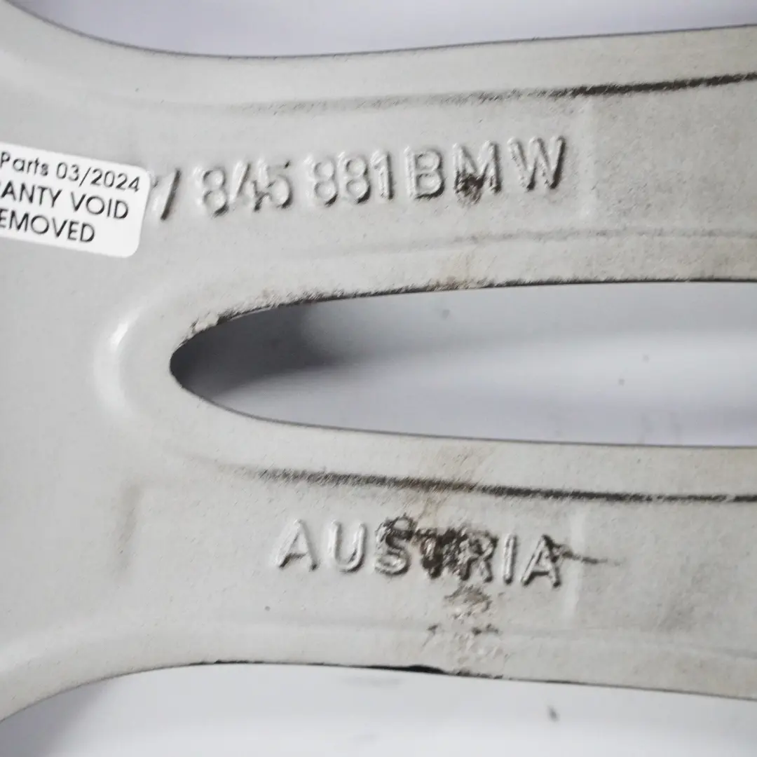 Felga Aluminiowa Tył 18" 8,5J ET:47 do BMW F30 F31 o numerze 7845881 BMW F30 F31 Felga Aluminiowa Tył 18" 8,5J ET:47 - SKU 7845881-4 - Numer Części 7845881