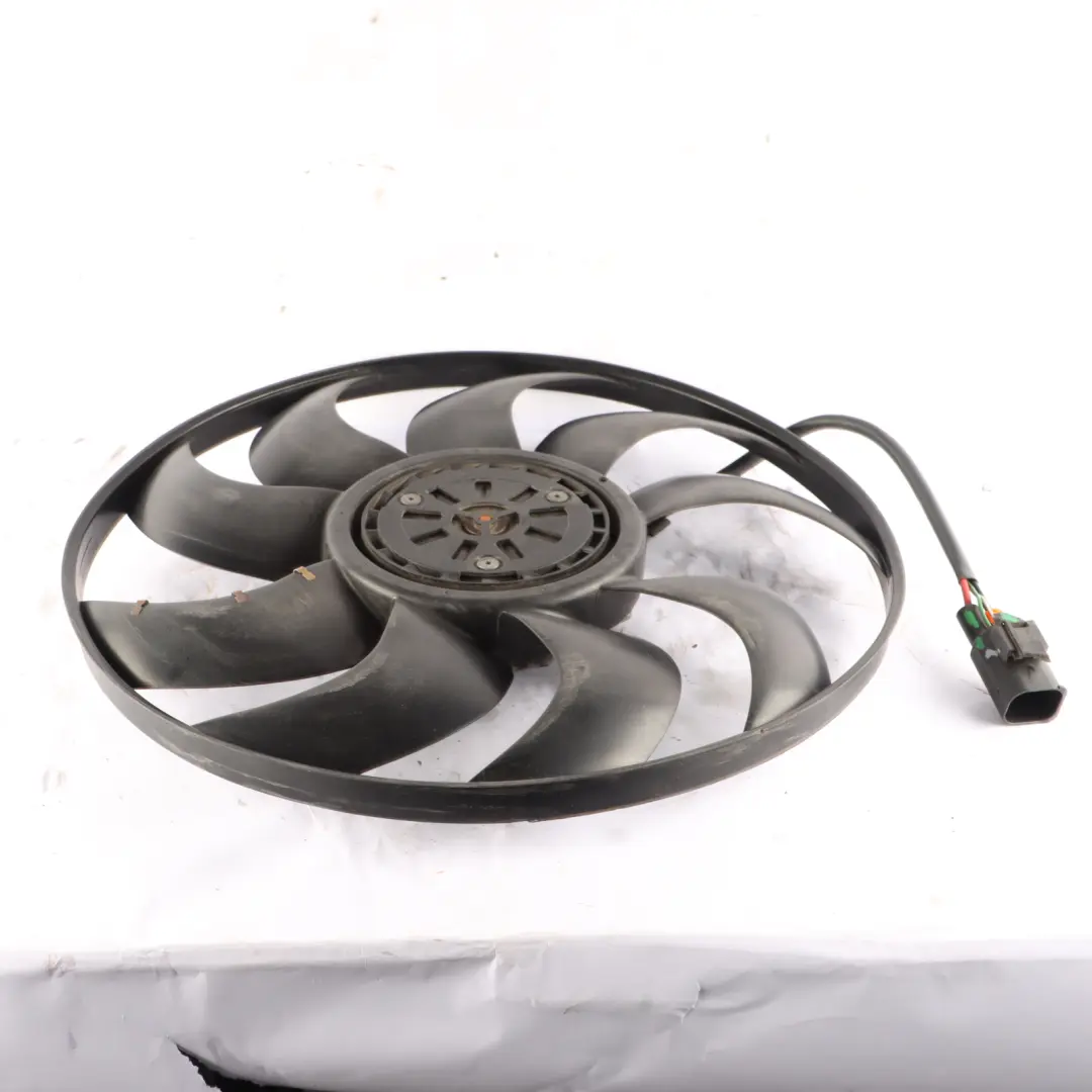 Cooling Radiator Fan Motor Shroud Blades Wheel Petrol 6988914 to BMW G11 G30 with Part number 7953401 BMW G11 G30 Cooling Radiator Fan Motor Shroud Blades Wheel Petrol 6988914 - SKU 7953401-2 - Part number 7953401