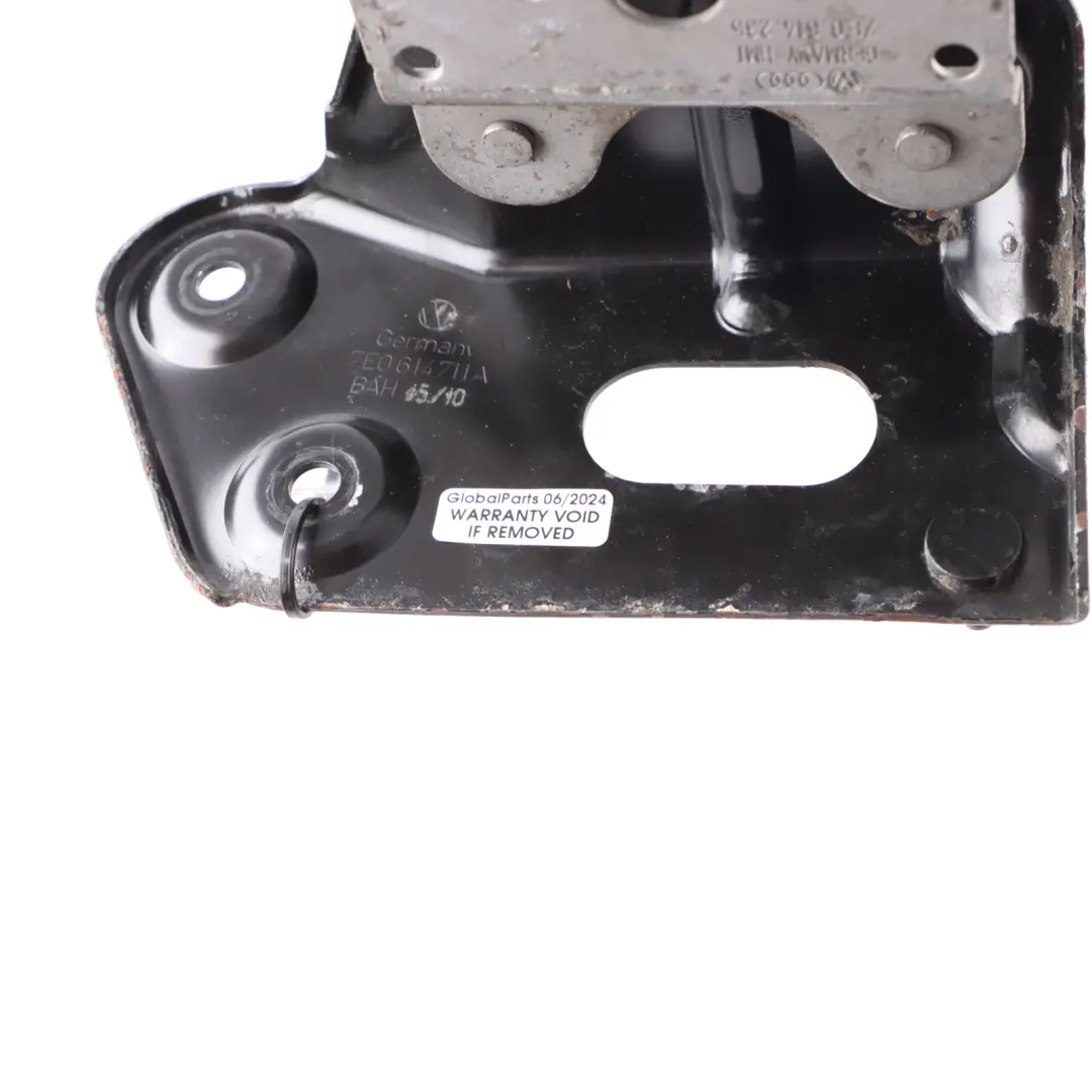 Pump Bracket Holder Mount to Volkswagen VW Transporter T5 with Part number 7E0614711A Volkswagen VW Transporter T5 Pump Bracket Holder Mount - SKU 7E0614711A - Part number 7E0614711A