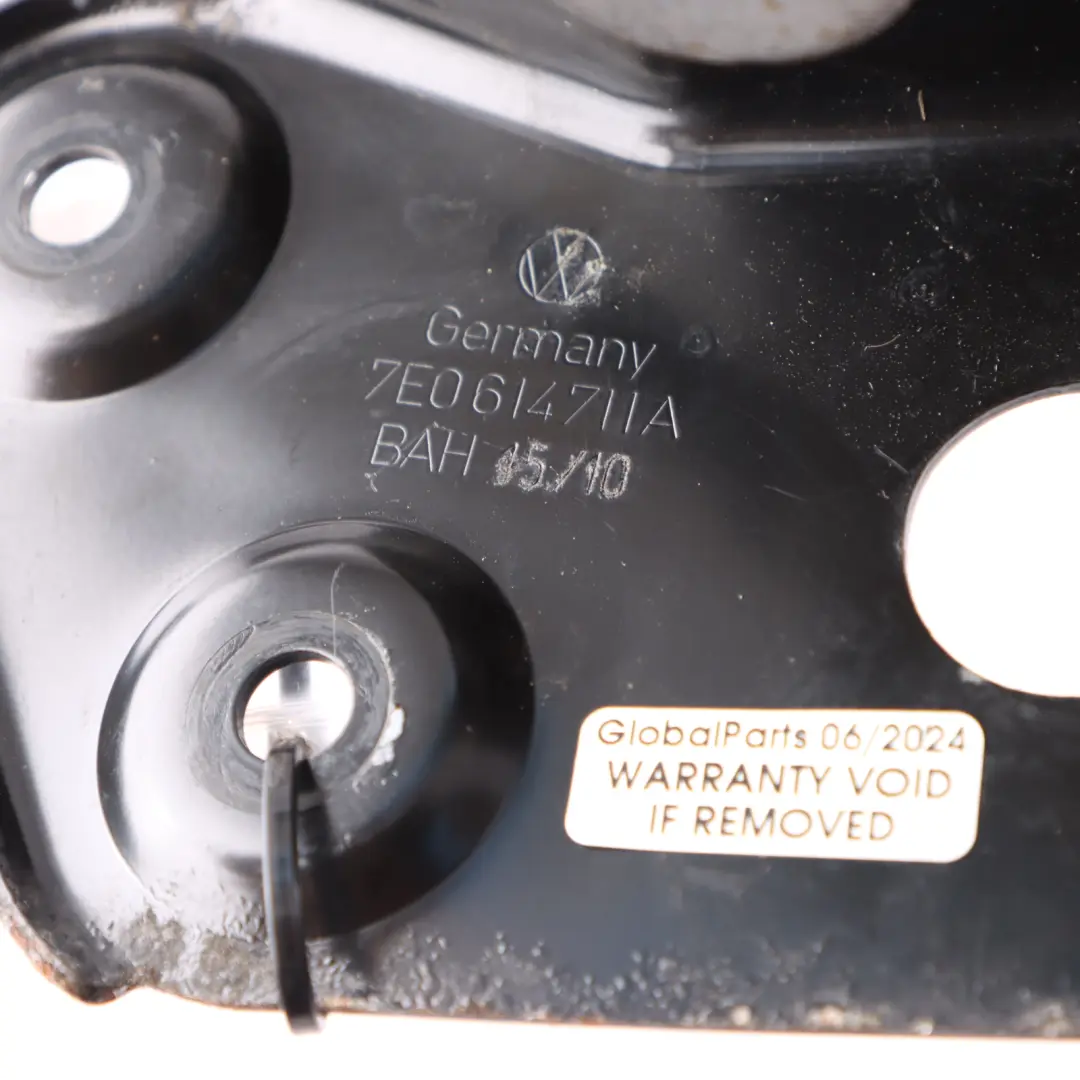 Pump Bracket Holder Mount to Volkswagen VW Transporter T5 with Part number 7E0614711A Volkswagen VW Transporter T5 Pump Bracket Holder Mount - SKU 7E0614711A - Part number 7E0614711A