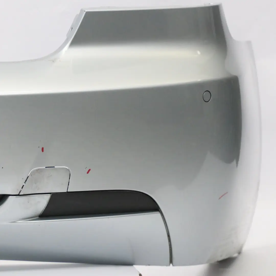 Zderzak Tylny M-Pakiet Silverstone II Srebrny Metalik - A29 do BMW E92 E93 o numerze 8044934 BMW E92 E93 Zderzak Tylny M-Pakiet Silverstone II Srebrny Metalik - A29 - SKU 8044934-SIL - Numer Części 8044934