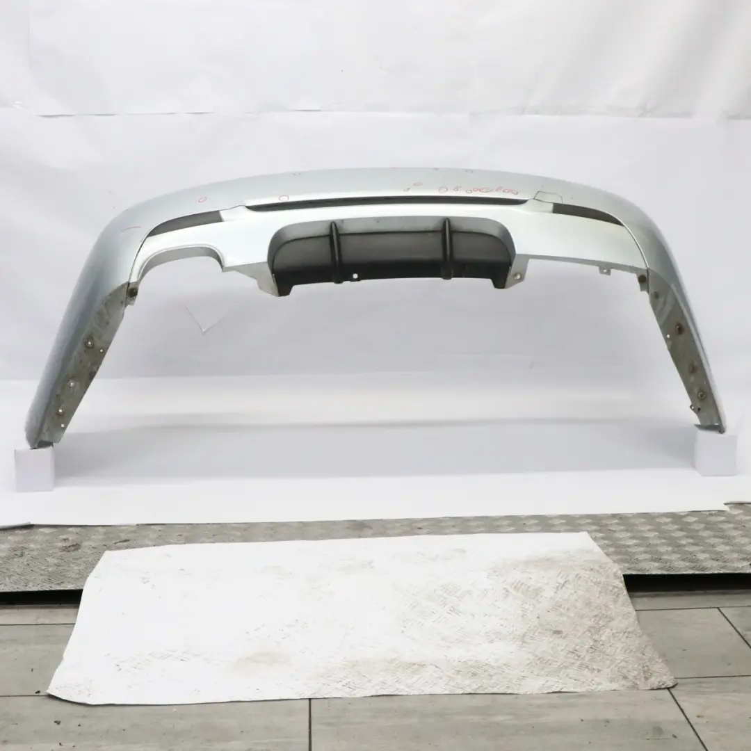 Zderzak Tylny M-Pakiet Silverstone II Srebrny Metalik - A29 do BMW E92 E93 o numerze 8044934 BMW E92 E93 Zderzak Tylny M-Pakiet Silverstone II Srebrny Metalik - A29 - SKU 8044934-SIL - Numer Części 8044934