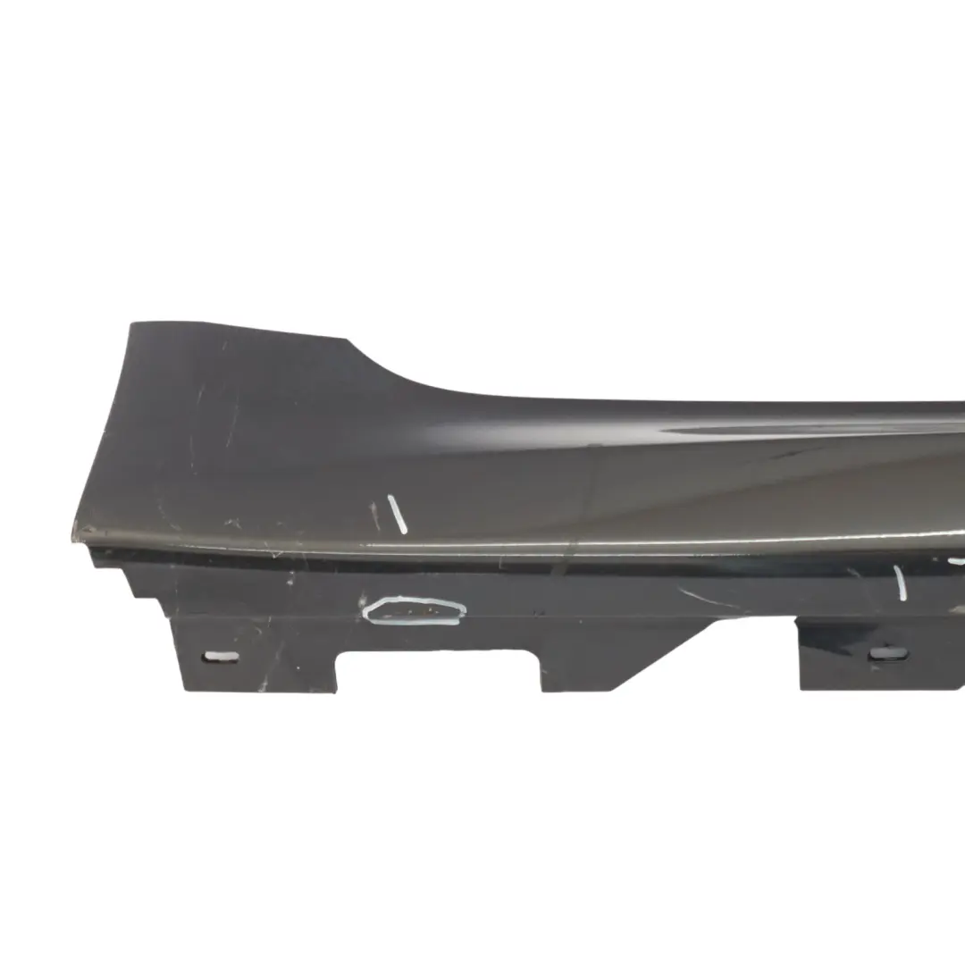 Side Skirt Sill Strip Right O/S Black Sapphire Metallic - 475 to BMW G30 F90 M5 with Part number 8073134 BMW G30 F90 M5 Side Skirt Sill Strip Right O/S Black Sapphire Metallic - 475 - SKU 8073134-BS - Part number 8073134