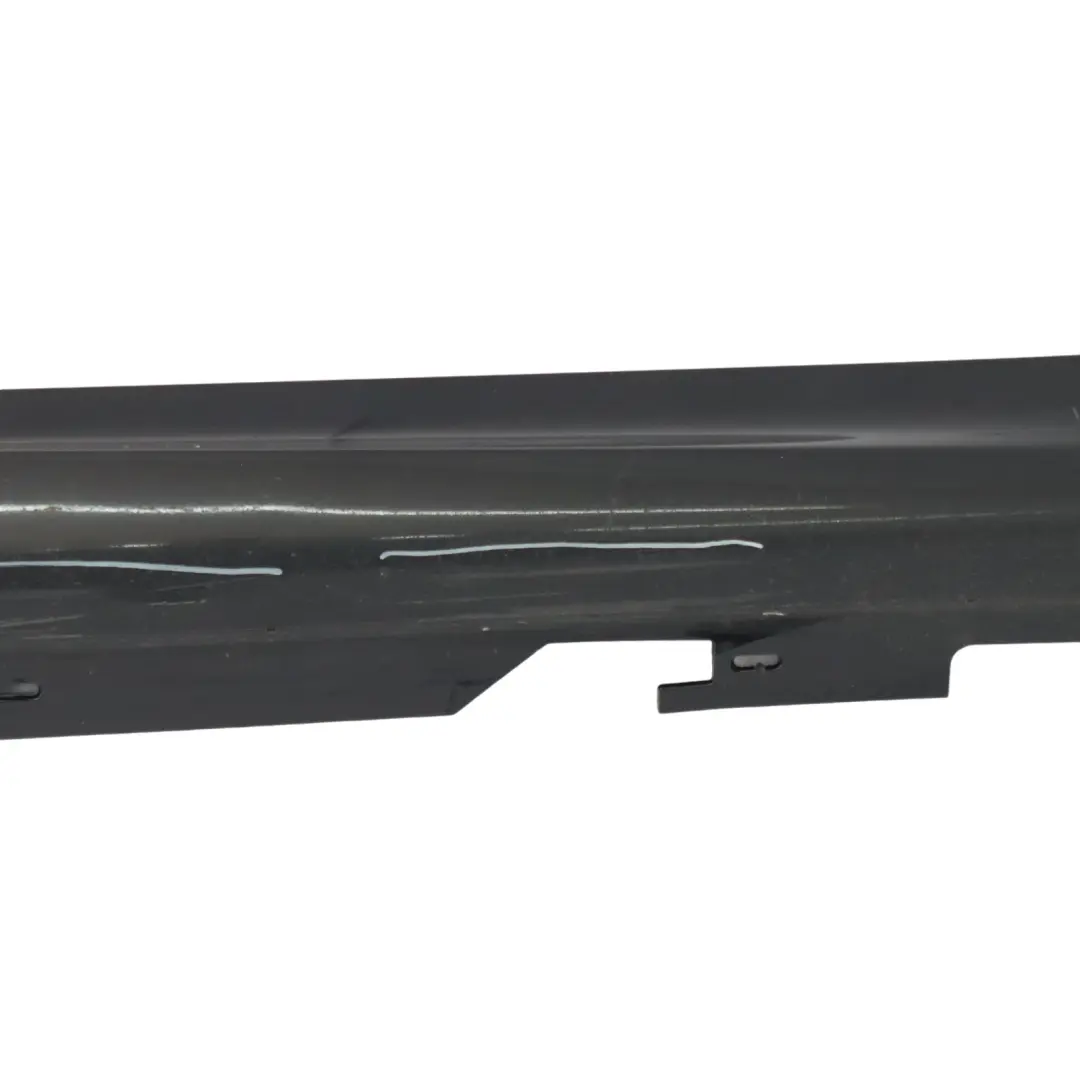 Side Skirt Sill Strip Right O/S Black Sapphire Metallic - 475 to BMW G30 F90 M5 with Part number 8073134 BMW G30 F90 M5 Side Skirt Sill Strip Right O/S Black Sapphire Metallic - 475 - SKU 8073134-BS - Part number 8073134