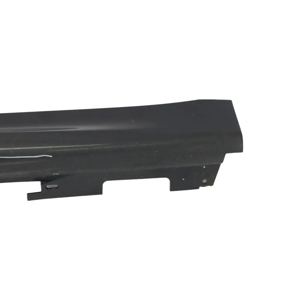 Seitenschwellerleiste Rechts Schwarz Saphir Metallic - 475 für BMW G30 F90 M5 mit Teilenummer 8073134 BMW G30 F90 M5 Seitenschwellerleiste Rechts Schwarz Saphir Metallic - 475 - SKU 8073134-BS - Teilenummer 8073134