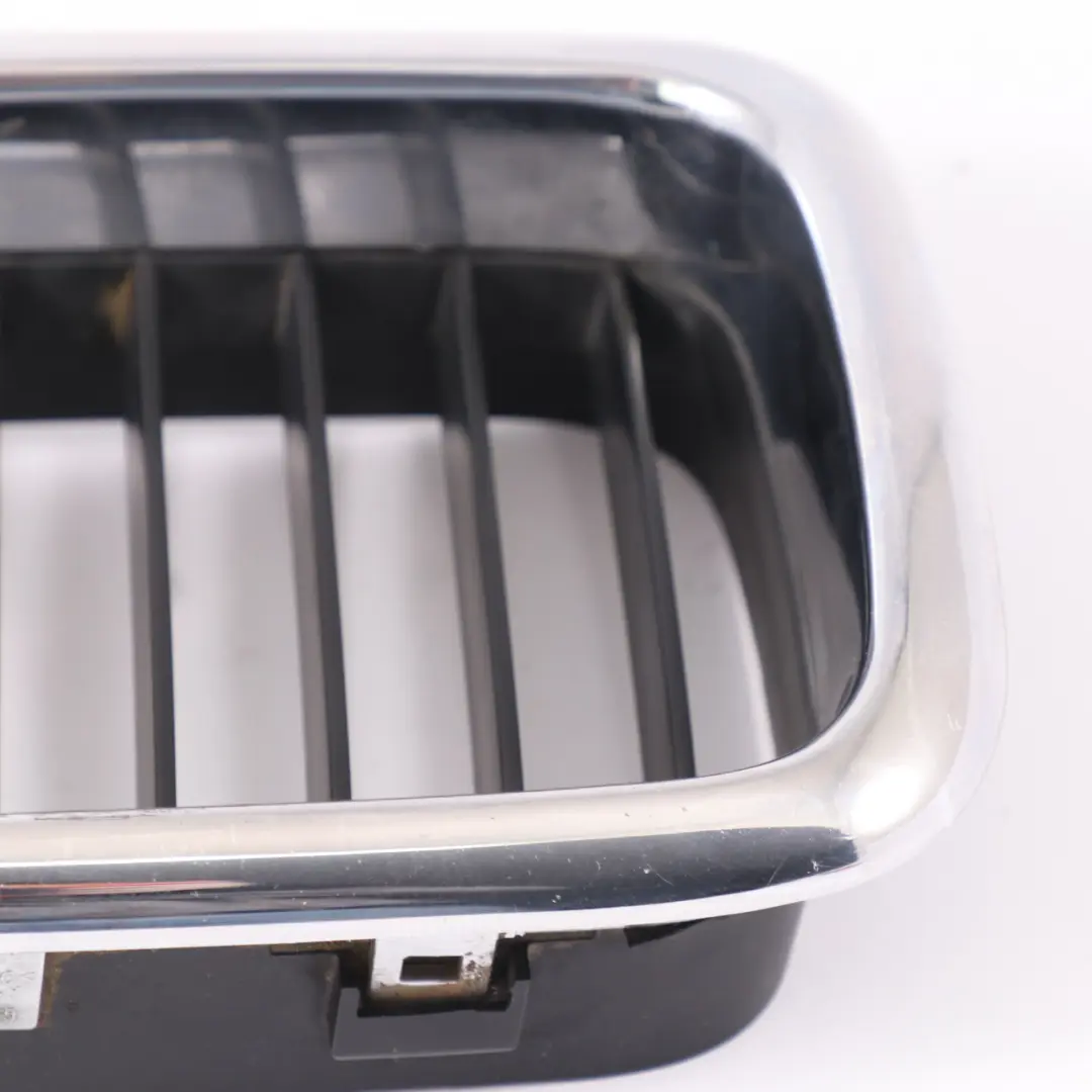 Griglia BMW E38 radiatore anteriore sinistra Rivestimento cromato  - SKU 8125811 - Numero di parte 8125811