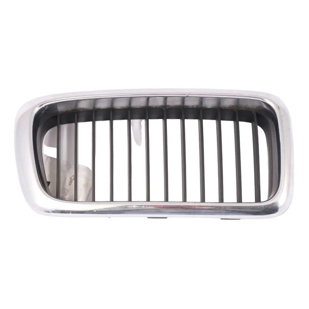 Rejilla BMW E38 Rejilla del radiador delantero derecho Recorte Cromo para con número de pieza 8125812 Rejilla BMW E38 Rejilla del radiador delantero derecho Recorte Cromo - SKU 8125812 - Número de pieza 8125812