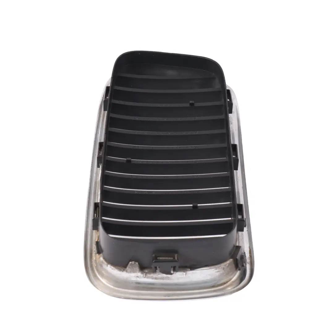 Grille BMW E38 Grille de radiateur avant garniture droite en chrome pour à propos du numéro de pièce 8125812 Grille BMW E38 Grille de radiateur avant garniture droite en chrome - SKU 8125812 - Numéro de pièce 8125812
