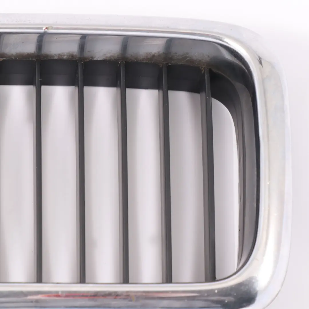 Grille BMW E38 Grille de radiateur avant garniture droite en chrome  - SKU 8125812 - Numéro de pièce 8125812