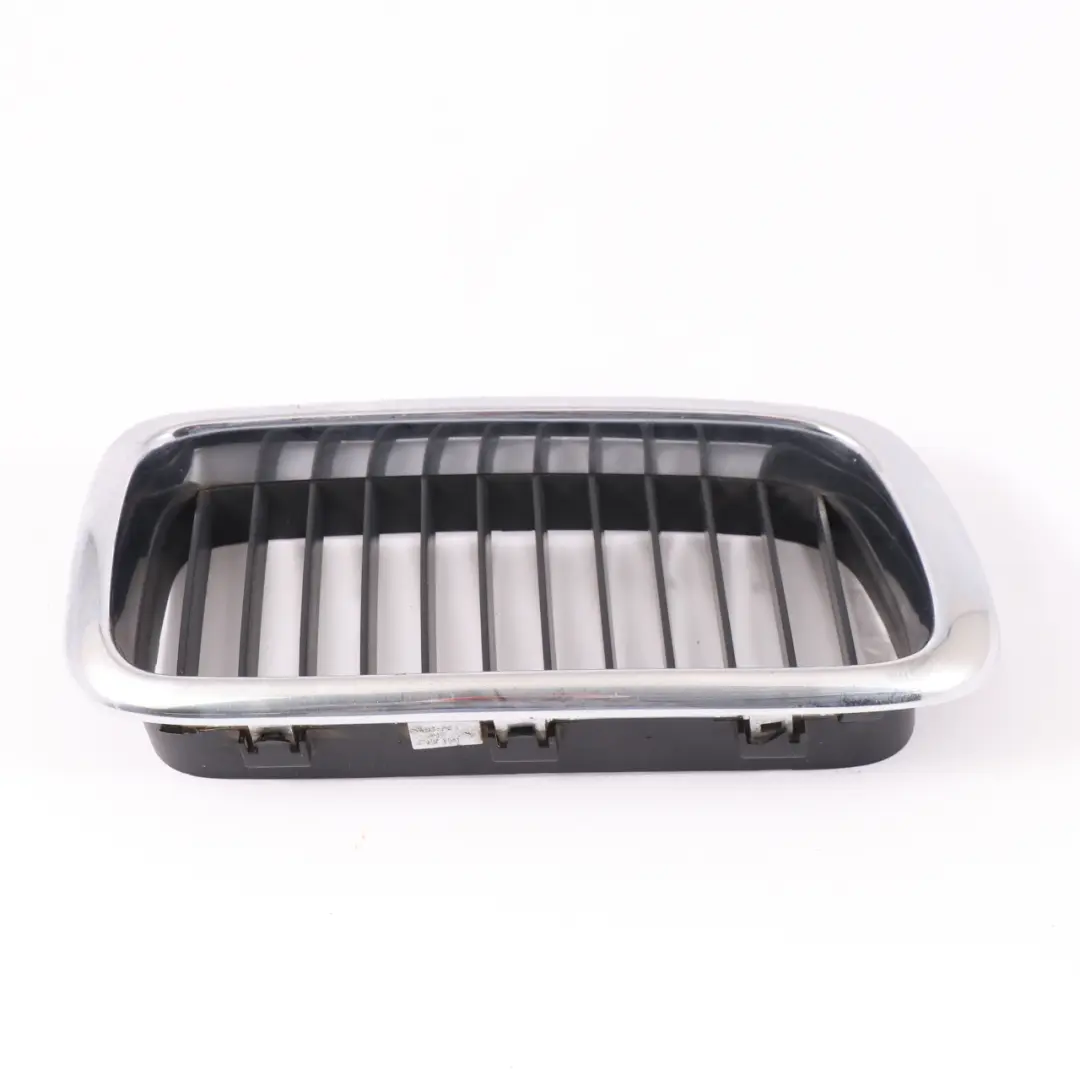 Grille BMW E38 Grille de radiateur avant garniture droite en chrome  - SKU 8125812 - Numéro de pièce 8125812
