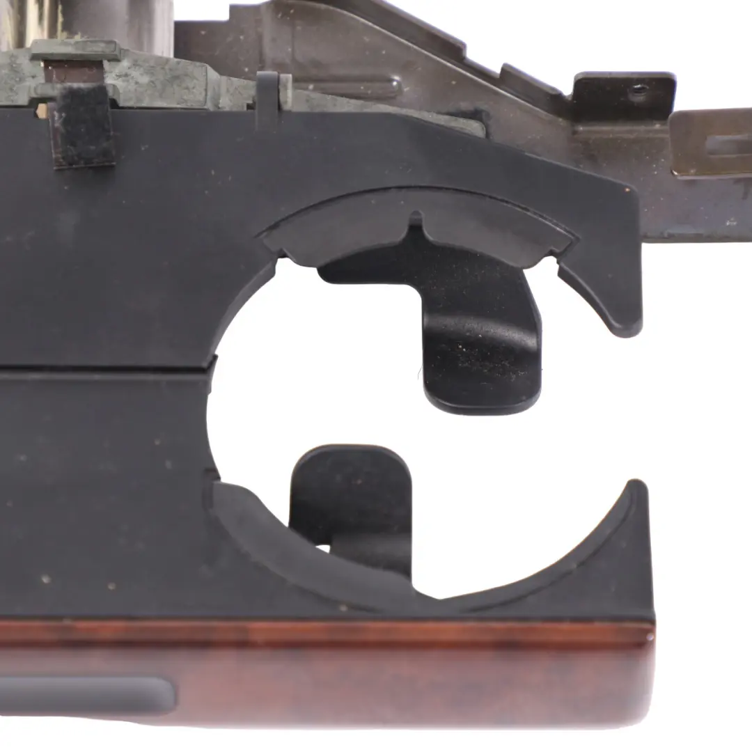 Portavasos BMW E38 Portabebidas Consola Central Delantera Tira de Madera para con número de pieza 8163006 Portavasos BMW E38 Portabebidas Consola Central Delantera Tira de Madera - SKU 8163006 - Número de pieza 8163006