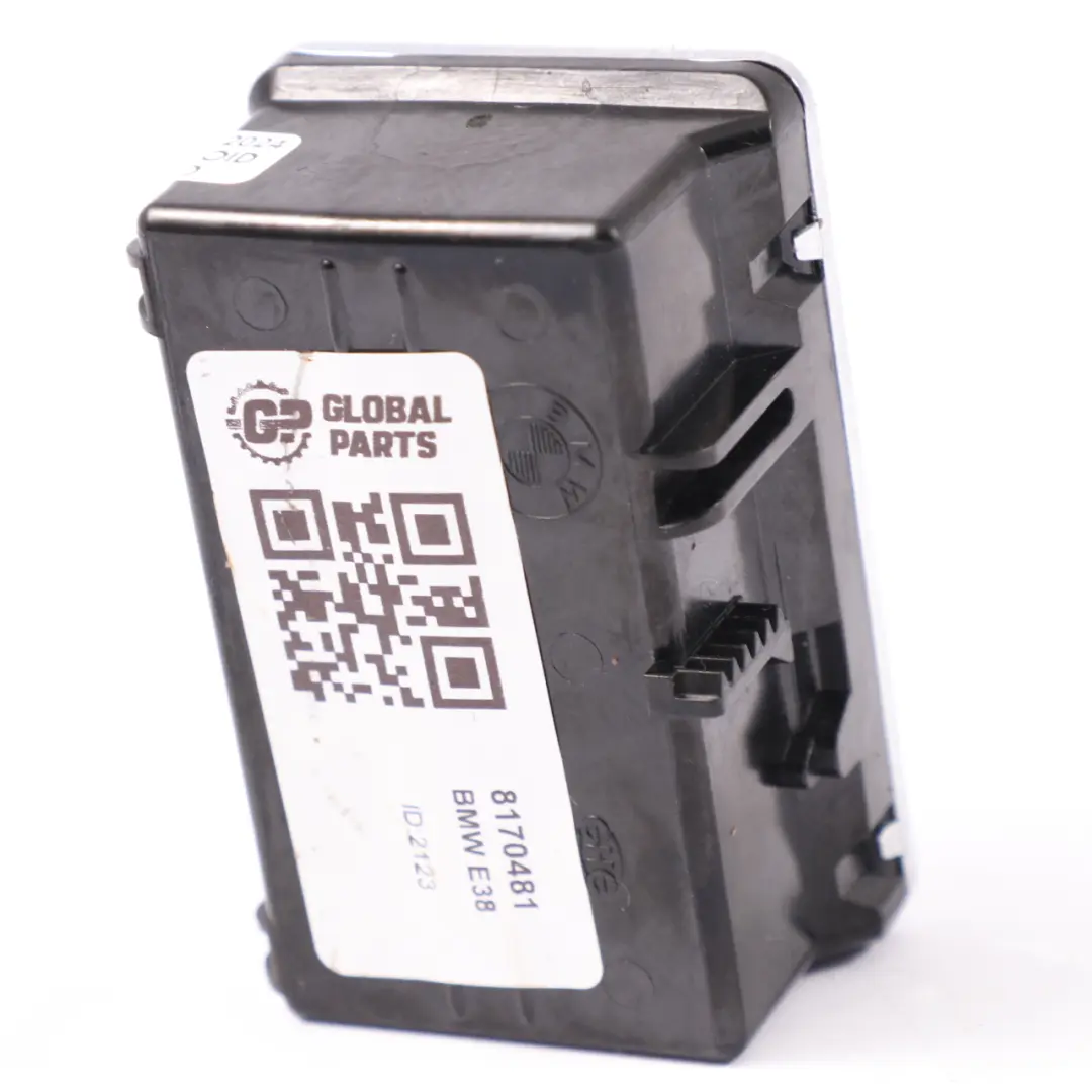 Cenicero Consola Central Salpicadero Bandeja de Cenizas para BMW E38 con número de pieza 8170481 BMW E38 Cenicero Consola Central Salpicadero Bandeja de Cenizas - SKU 8170481 - Número de pieza 8170481