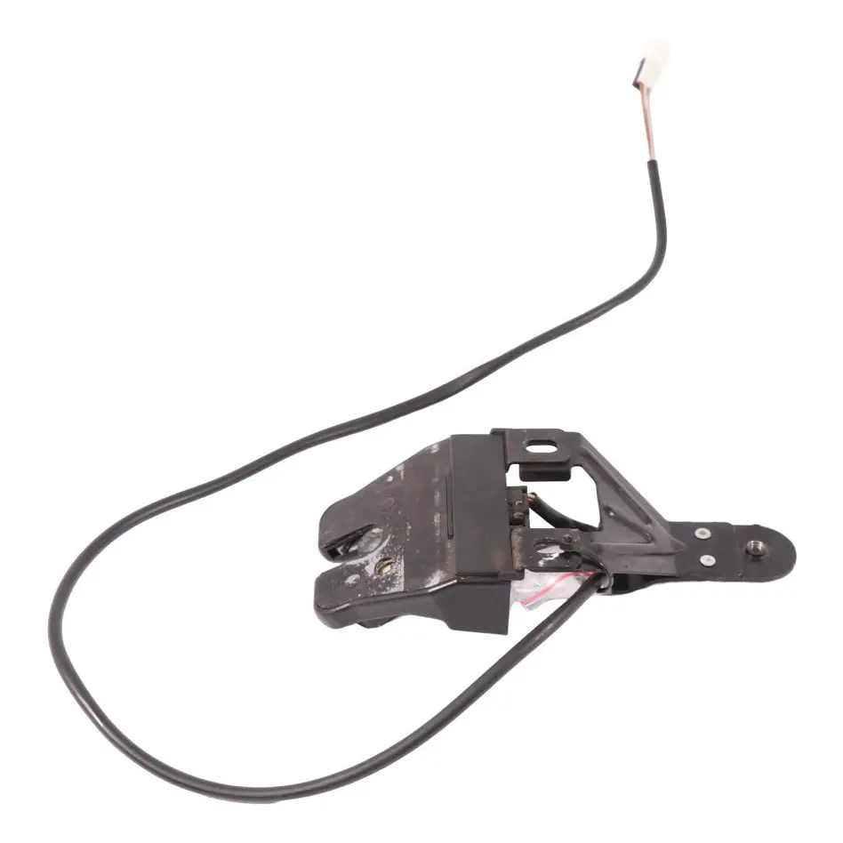 Tapa maletero Mecanismo de cierre del portón trasero para BMW E38 con número de pieza 8174853 BMW E38 Tapa maletero Mecanismo de cierre del portón trasero - SKU 8174853 - Número de pieza 8174853