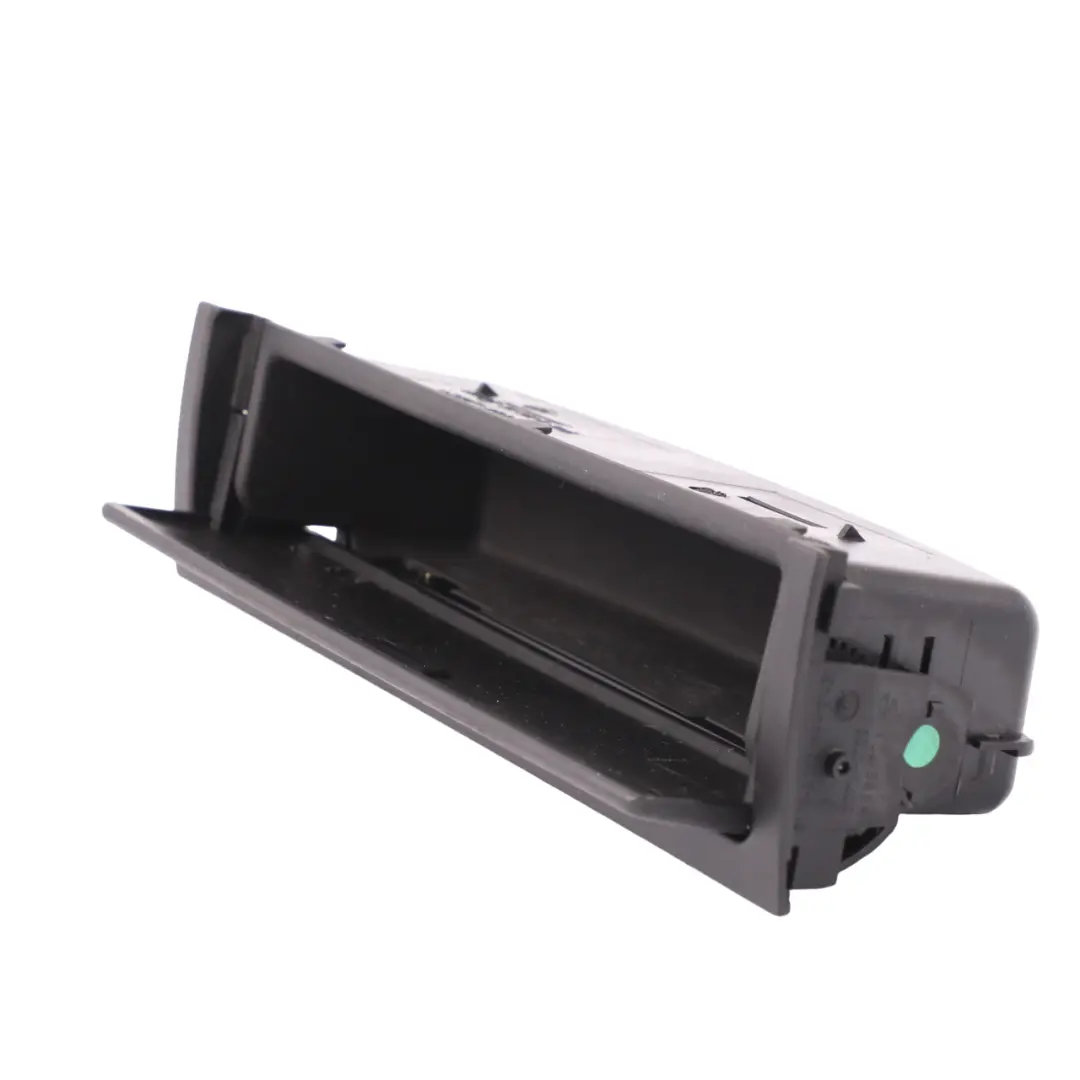 Coperchio Vassoio portaoggetti anteriore Cruscotto per BMW E46 con numero di parte 8202188 BMW E46 Coperchio Vassoio portaoggetti anteriore Cruscotto - SKU 8202188 - Numero di parte 8202188