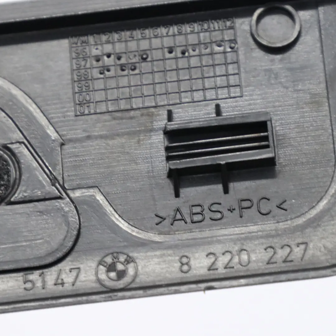 Hintere Tür Eingang Abdeckung Leiste links für BMW E38 Limousine mit Teilenummer 8220227 BMW E38 Limousine Hintere Tür Eingang Abdeckung Leiste links - SKU 8220227 - Teilenummer 8220227