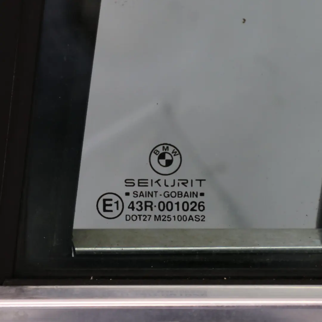 Drzwi Lewe Tylne Alpinweiss 3 Biały - 300 do BMW E38 o numerze 8223885 BMW E38 Drzwi Lewe Tylne Alpinweiss 3 Biały - 300 - SKU 8223885-AW - Numer Części 8223885