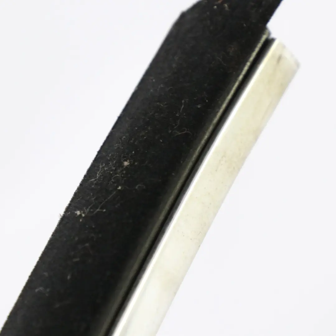 BMW E38 Listwa uszczelka Szyby Drzwi Lewy Przód Chromowana - SKU 8230493 - Numer Części 8230493