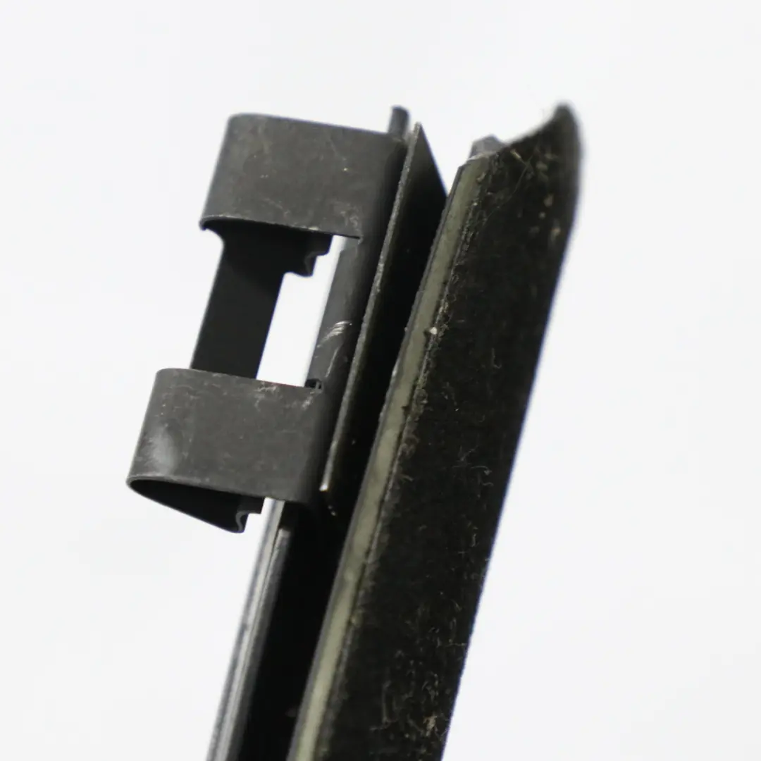 BMW E38 Listwa uszczelka Szyby Drzwi Lewy Przód Chromowana - SKU 8230493 - Numer Części 8230493