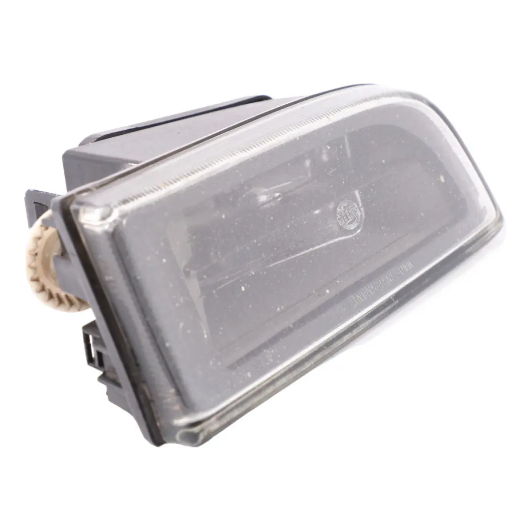 BMW E38 Phare antibrouillard halogène pour pare-chocs avant droit - SKU 8352024 - Numéro de pièce 8352024