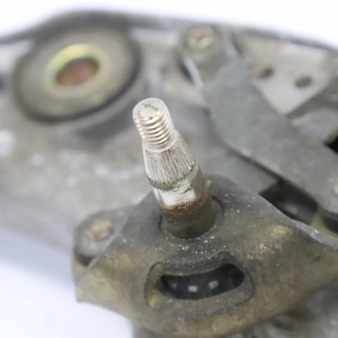 BMW E38 Windschutzscheibe Frontwischer Gestänge Mechanismus Motorantrieb - SKU 8360049 - Teilenummer 8360049