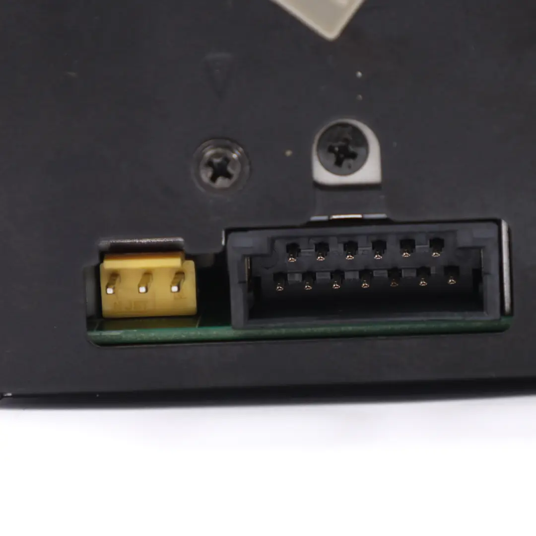  Changeur CD BMW E38 Compact Changeur 6 disques sans magasin - SKU 8361058 - Numéro de pièce 8361058