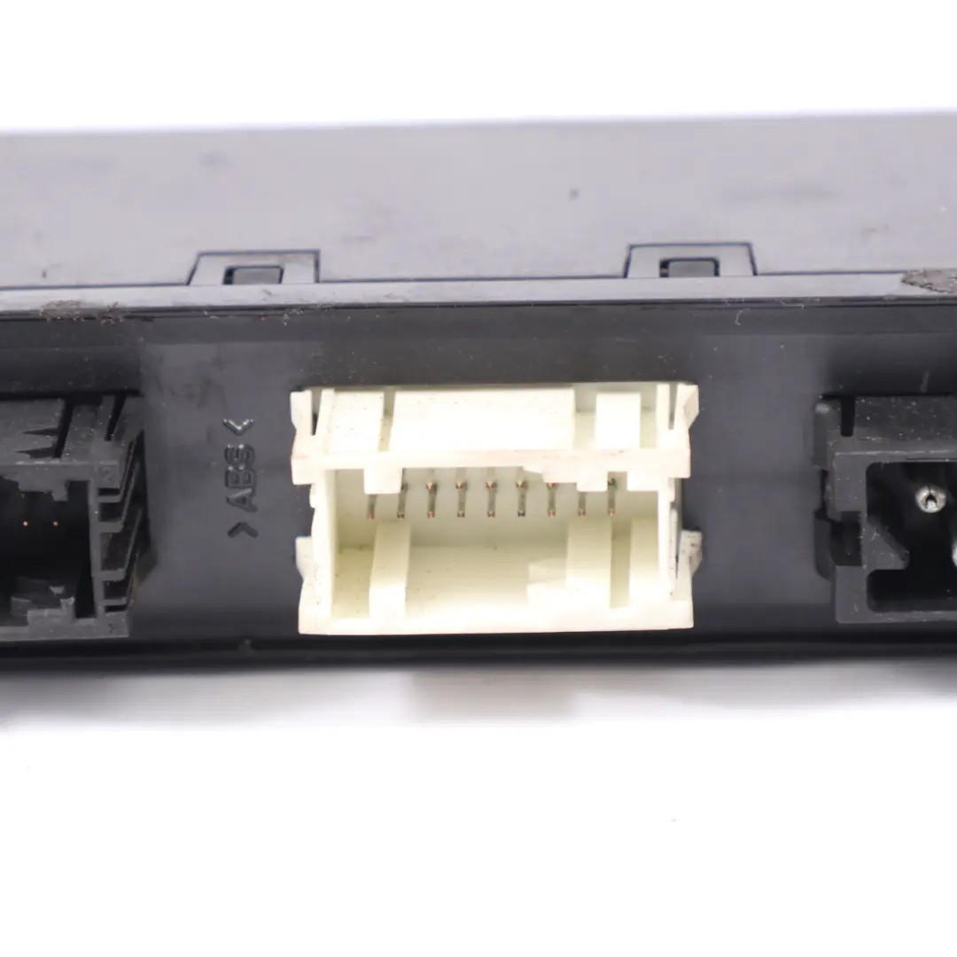 Módulo de Unidad Control de Ventanas de Puerta ECU ZB PMBT LOW para BMW E38 con número de pieza 8377601 BMW E38 Módulo de Unidad Control de Ventanas de Puerta ECU ZB PMBT LOW - SKU 8377601 - Número de pieza 8377601
