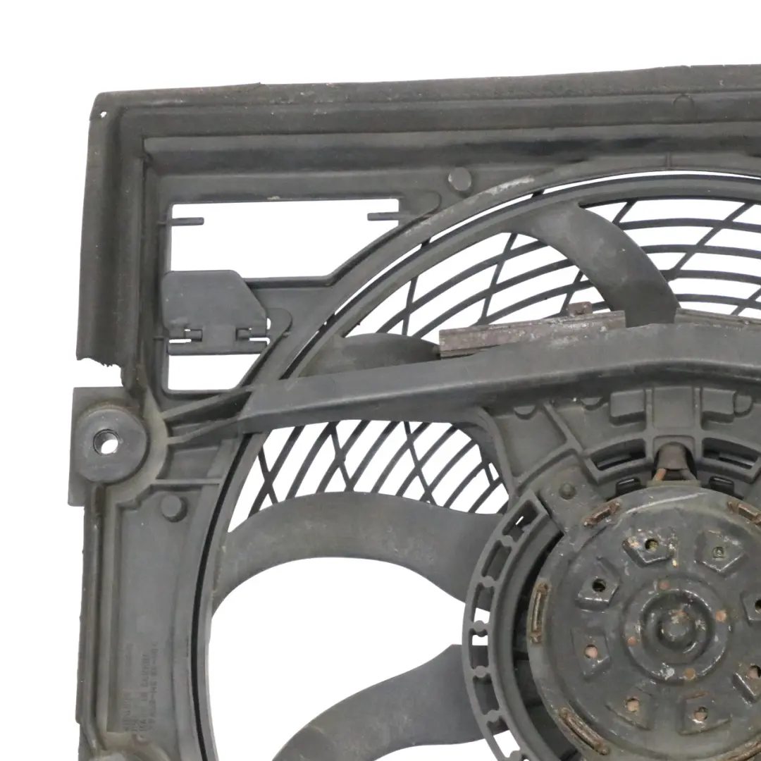 Wiatrak Wentylator Chłodnicy Klimatyzacji M50 M60 M72 do BMW E38 o numerze 8380774 BMW E38 Wiatrak Wentylator Chłodnicy Klimatyzacji M50 M60 M72 - SKU 8380774 - Numer Części 8380774