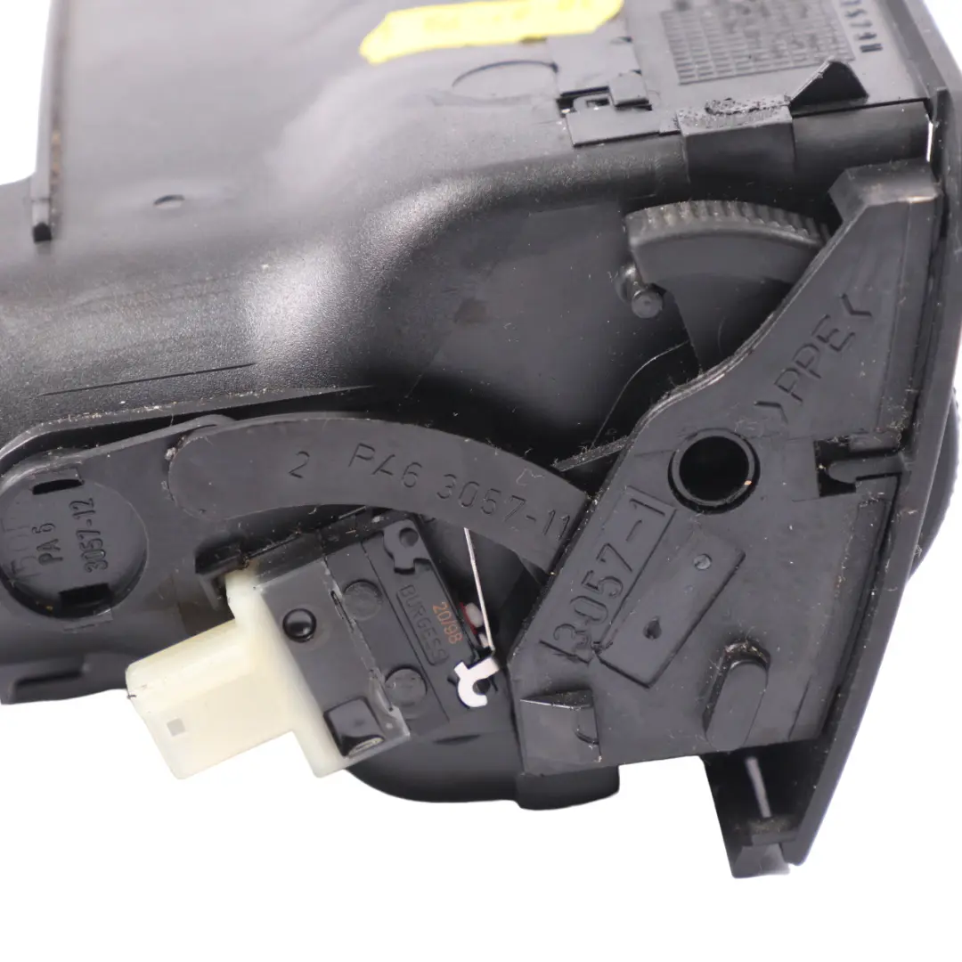 Luftauslass BMW E38 Hintere Mittelkonsole Frischluftgitter Mitte Schwarz für mit Teilenummer 8390117 Luftauslass BMW E38 Hintere Mittelkonsole Frischluftgitter Mitte Schwarz - SKU 8390117 - Teilenummer 8390117