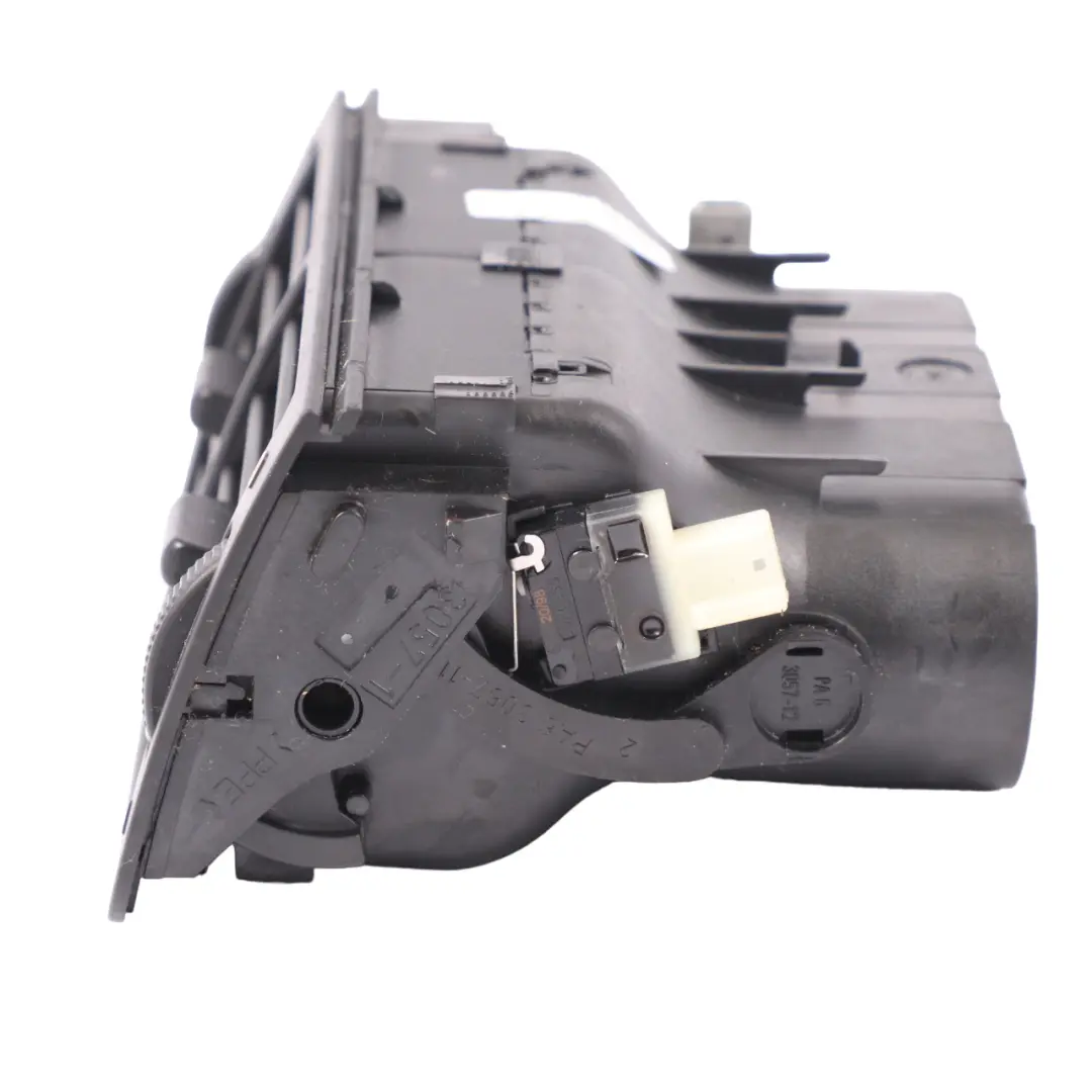 Air Vent BMW E38 Rear Centre Console Fresh Air Grille Middle Black - SKU 8390117 - Part number 8390117