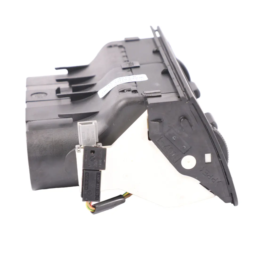 Air Vent BMW E38 Rear Centre Console Fresh Air Grille Middle Black - SKU 8390117 - Part number 8390117