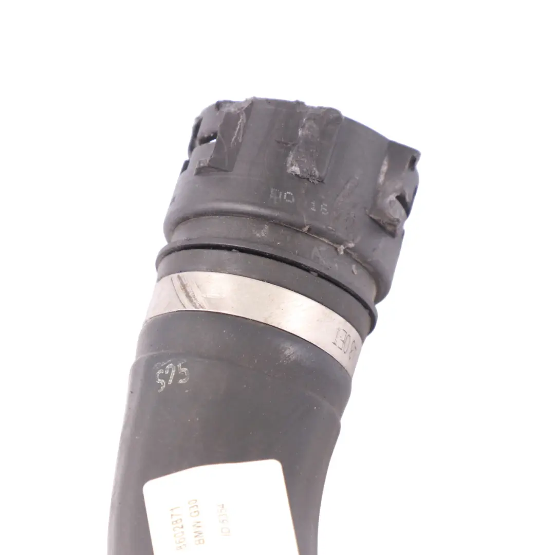 B58 Przewód Wąż Rura Chłodnicy do BMW G30 G31 G32 G11 o numerze 8602871 BMW G30 G31 G32 G11 B58 Przewód Wąż Rura Chłodnicy - SKU 8602871 - Numer Części 8602871