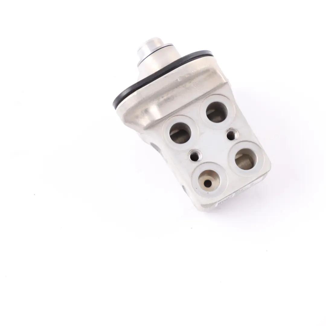 N20 Radiator Connection Line High Voltage Battery to BMW X5 F15 with Part number 8616813 BMW X5 F15 N20 Radiator Connection Line High Voltage Battery - SKU 8616813 - Part number 8616813