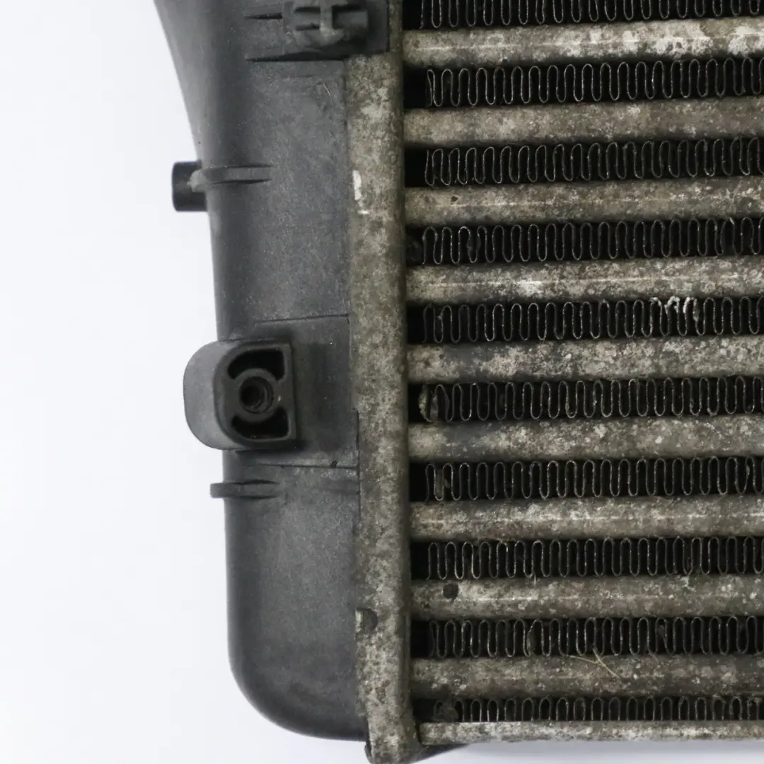 Radiatore Intercooler A Carica D'Aria per Audi A4 B7 con numero di parte 8E0145805S Audi A4 B7 Radiatore Intercooler A Carica D'Aria - SKU 8e0145805s - Numero di parte 8E0145805S