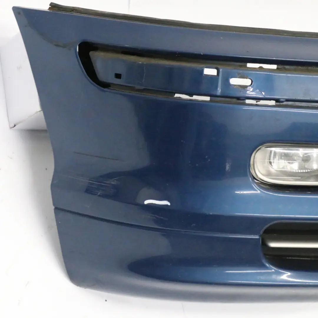 Zderzak Przedni Saloon Touring Topasblau Niebieski Metalik - 364 do BMW E46 o numerze 9071063 BMW E46 Zderzak Przedni Saloon Touring Topasblau Niebieski Metalik - 364 - SKU 9071063-TPB - Numer Części 9071063