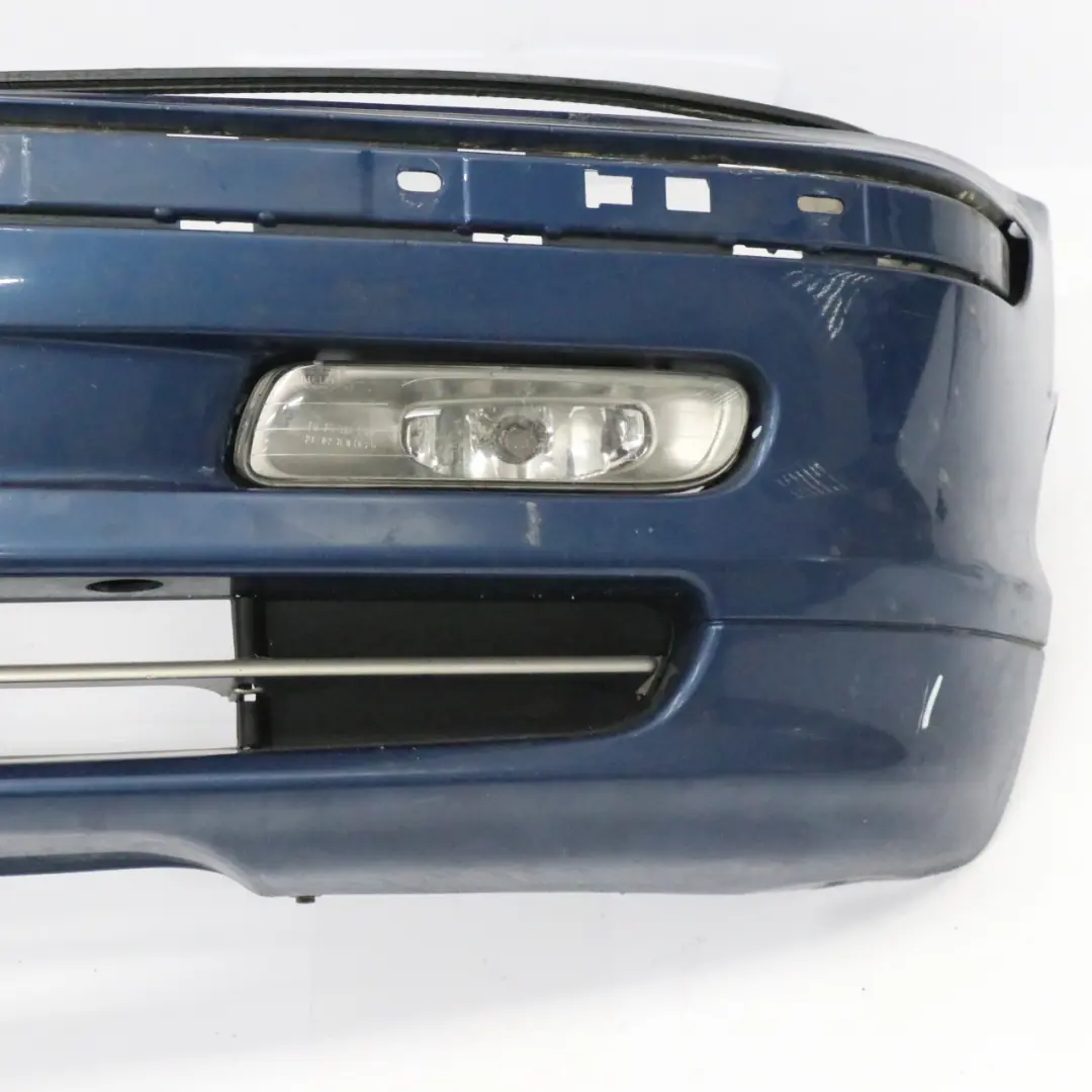 Zderzak Przedni Saloon Touring Topasblau Niebieski Metalik - 364 do BMW E46 o numerze 9071063 BMW E46 Zderzak Przedni Saloon Touring Topasblau Niebieski Metalik - 364 - SKU 9071063-TPB - Numer Części 9071063