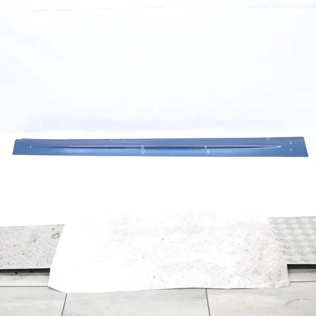 Jupes de seuil latérale droite Topasblau Bleu Métallique - 364 pour BMW E46 à propos du numéro de pièce 9071632 BMW E46 Jupes de seuil latérale droite Topasblau Bleu Métallique - 364 - SKU 9071632-TPB - Numéro de pièce 9071632