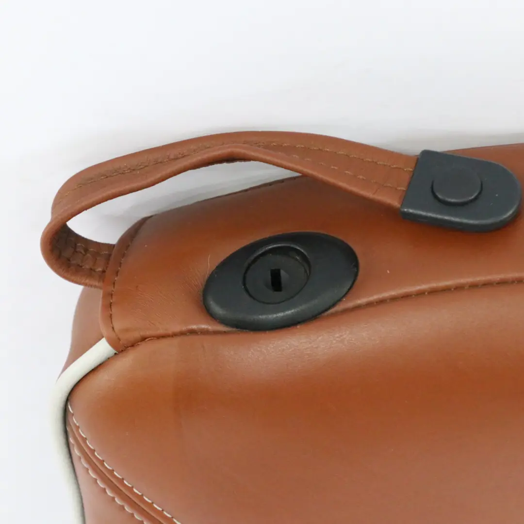 Trasero Derecho Respaldo del asiento de cuero English Malt Brown para Mini Cabrio R52 con número de pieza 9128626 Mini Cabrio R52 Trasero Derecho Respaldo del asiento de cuero English Malt Brown - SKU 9128626 - Número de pieza 9128626