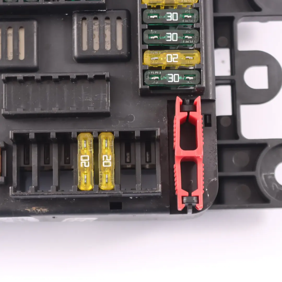 Fuse Box Rear Relay Module Control Unit to BMW X5 F15 with Part number 9316569 BMW X5 F15 Fuse Box Rear Relay Module Control Unit - SKU 9316569 - Part number 9316569