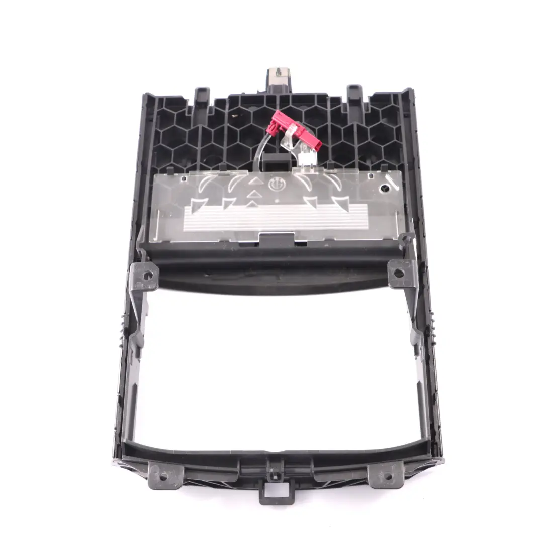 Consolle centrale BMW G30 Bracciolo Vassoio Box Supporto per con numero di parte 9330629 Consolle centrale BMW G30 Bracciolo Vassoio Box Supporto - SKU 9330629 - Numero di parte 9330629