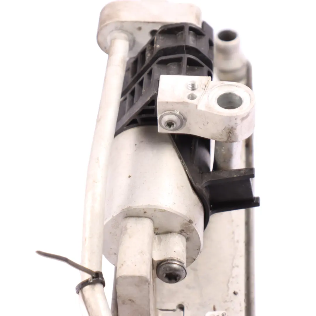 Condizionata Raffreddatore Condensatore Drier B48 B58 per BMW F20 F21 F31 LCI Aria con numero di parte 9338330 BMW F20 F21 F31 LCI Aria Condizionata Raffreddatore Condensatore Drier B48 B58 - SKU 9338330-2 - Numero di parte 9338330