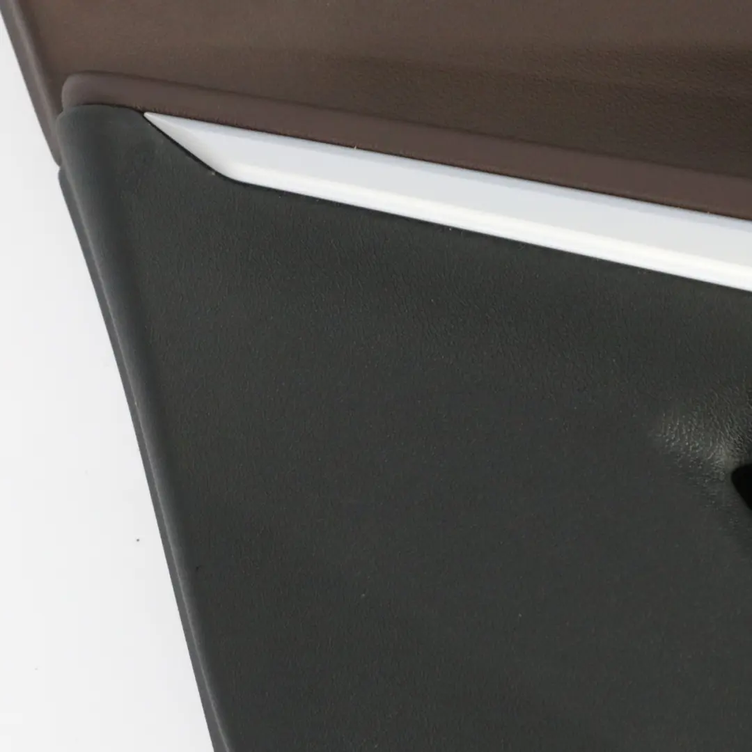 Boczek Panel Drzwi Tylny Lewy Mokka do BMW G20 G21 o numerze 9460693 BMW G20 G21 Boczek Panel Drzwi Tylny Lewy Mokka - SKU 9460693 - Numer Części 9460693