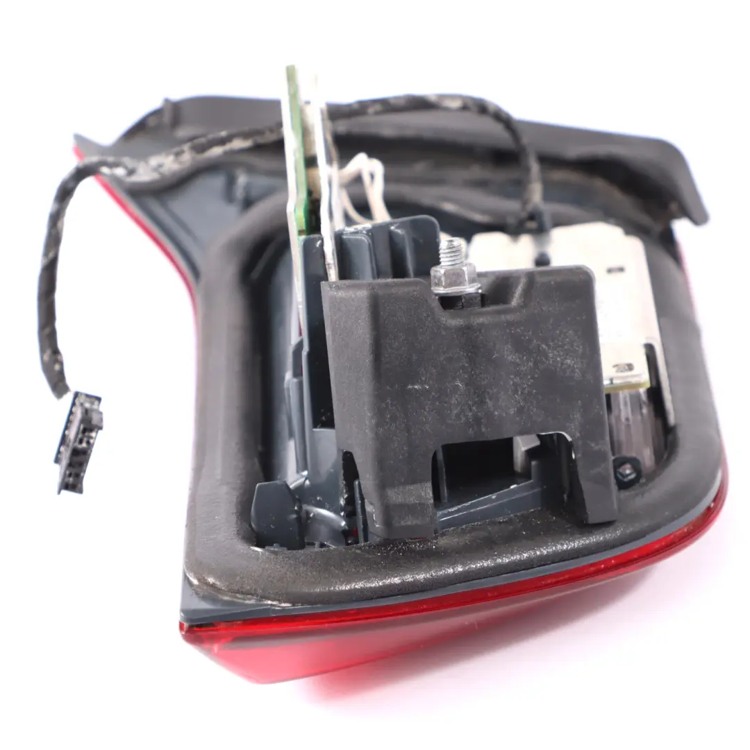 Luz Trasera BMW F32 Black Line Luz Trasera Tapa Maletero Izquierda para con número de pieza 9491583 Luz Trasera BMW F32 Black Line Luz Trasera Tapa Maletero Izquierda - SKU 9491583 - Número de pieza 9491583