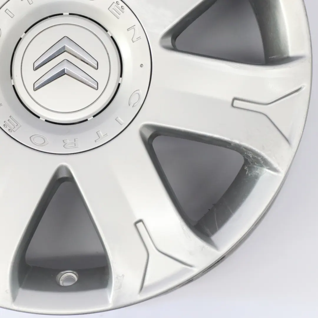 Citroen C3 C4 Jante Alu Argent 16" ET:26 6,5J pour à propos du numéro de pièce 9650263980 Citroen C3 C4 Jante Alu Argent 16" ET:26 6,5J - SKU 9650263980-2 - Numéro de pièce 9650263980