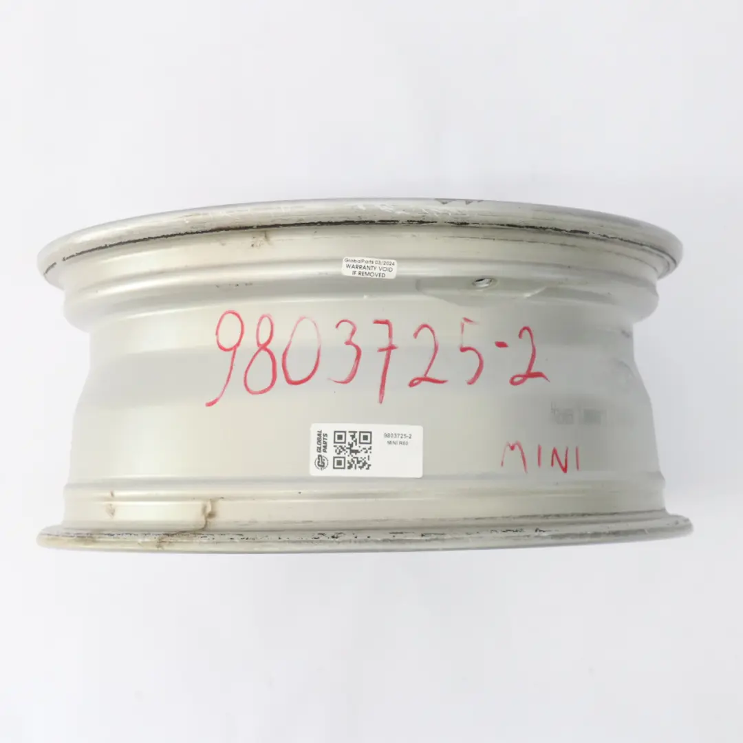 Jante argentée alliage 16" Rayon circulaire 123 6,5J ET:46 pour Mini R60 R61 à propos du numéro de pièce 9803725 Mini R60 R61 Jante argentée alliage 16" Rayon circulaire 123 6,5J ET:46 - SKU 9803725-2 - Numéro de pièce 9803725