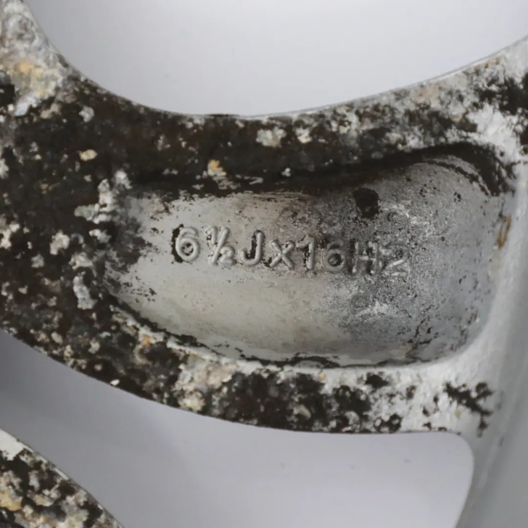 Cerchio in lega 16" a raggi circolari 123 6,5J ET:46 per Mini R60 R61 Silver con numero di parte 9803725 Mini R60 R61 Silver Cerchio in lega 16" a raggi circolari 123 6,5J ET:46 - SKU 9803725-2 - Numero di parte 9803725