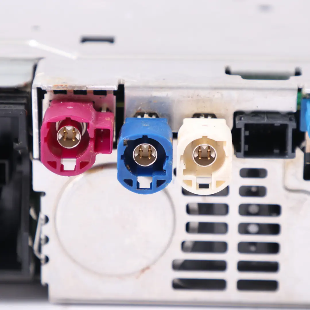 Unité de tête Navigation Module de contrôle du lecteur audio pour BMW G20 à propos du numéro de pièce 9875930 BMW G20 Unité de tête Navigation Module de contrôle du lecteur audio - SKU 9875930 - Numéro de pièce 9875930