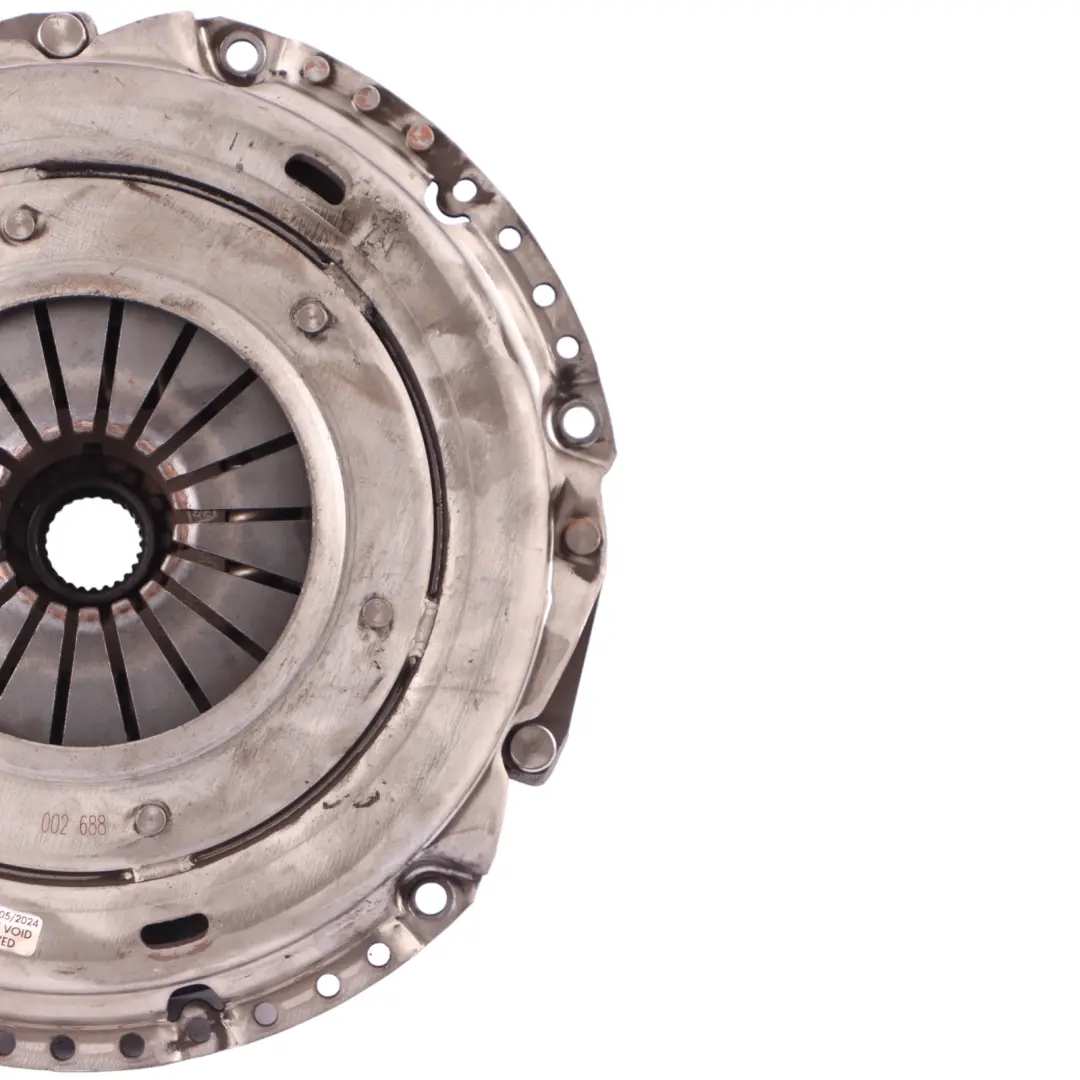 Clutch Kit Mercedes Sprinter W907 W910 Pressure Plate Disc A0232500201 to with Part number A0002501000 Clutch Kit Mercedes Sprinter W907 W910 Pressure Plate Disc A0232500201 - SKU A0002501000 - Part number A0002501000