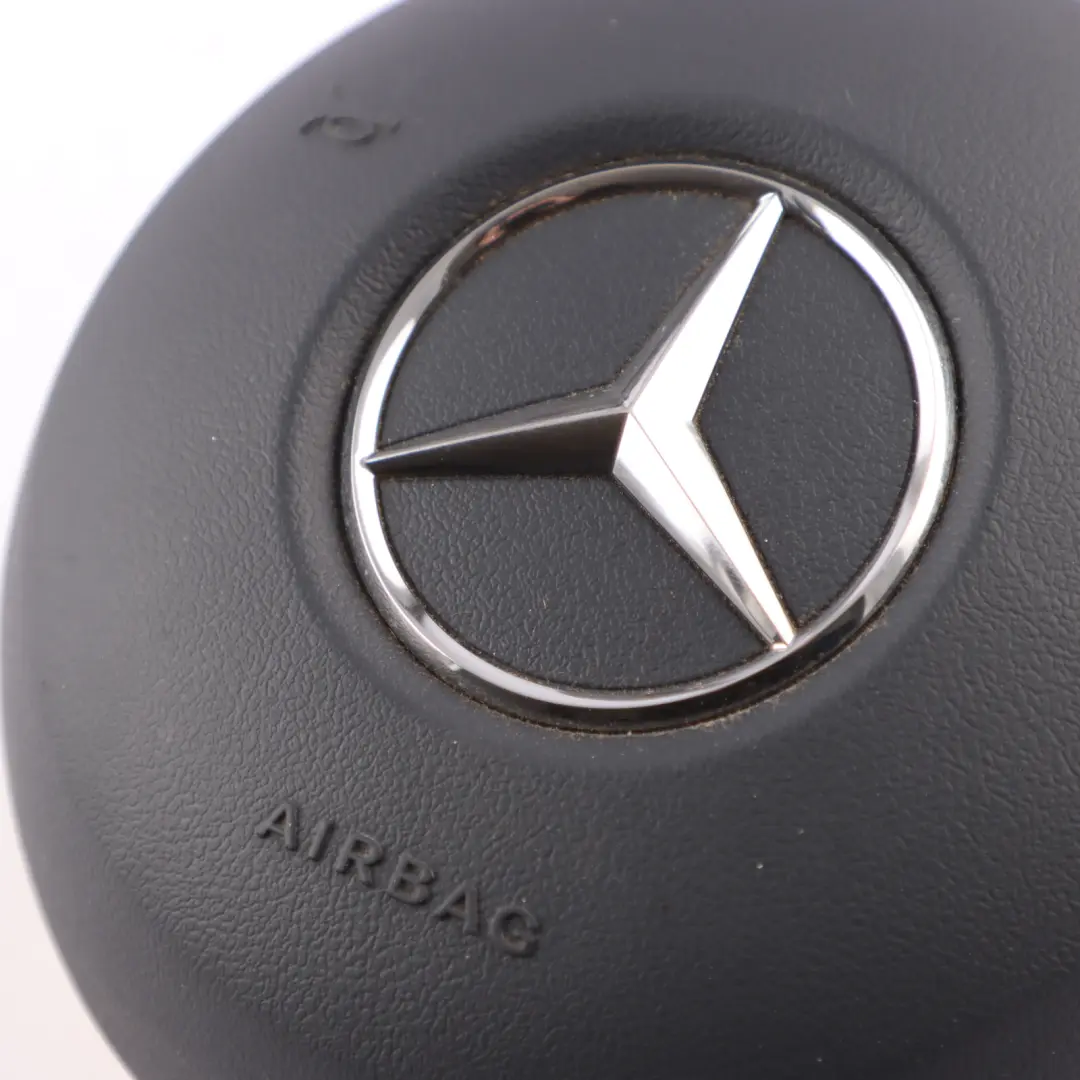 W907 Sprinter Módulo de Aire Volante Negro Lado Conductor para Mercedes con número de pieza A0008605801 Mercedes W907 Sprinter Módulo de Aire Volante Negro Lado Conductor - SKU A0008605801 - Número de pieza A0008605801