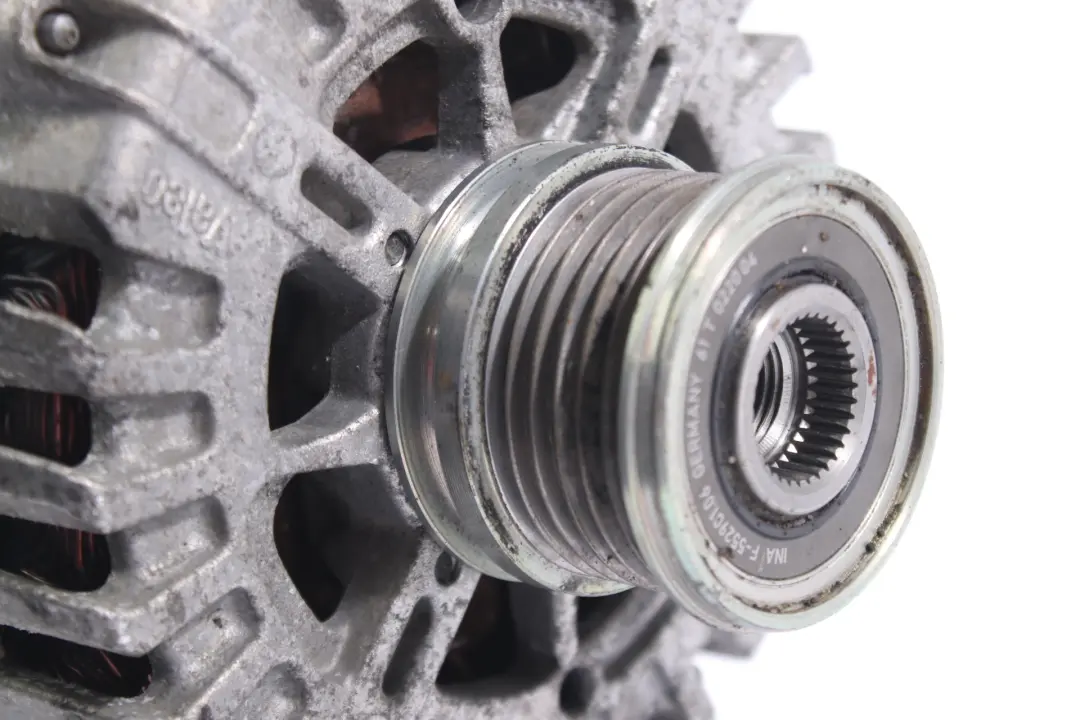 W636 W639 Alternator 180A Valeo do Mercedes Sprinter W906 Vito o numerze A0009068802 Mercedes Sprinter W906 Vito W636 W639 Alternator 180A Valeo - SKU A0009068802-2 - Numer Części A0009068802